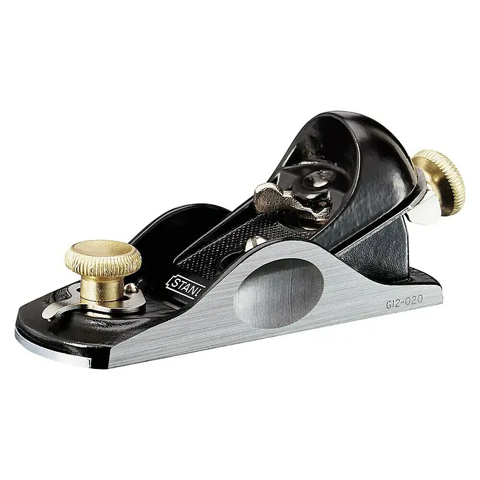 Stanley Hobel Nr. 9 - Klingenbreite: 35 mm - Detailaufnahme eines Stanley Hobelwerkzeugs, ideal für präzise Holzarbeiten und feine Oberflächenbearbeitung.