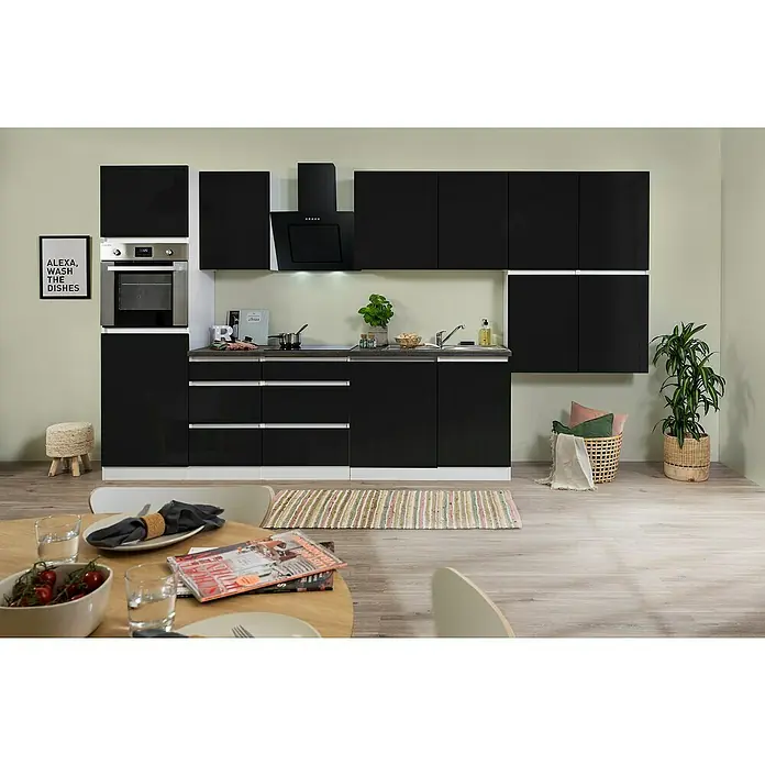 Respekta Premium Küchenzeile Lorena - Breite: 380 cm, Schwarz, Hochglänzend, Dekor Arbeitsplatte: Steinoptik, Mit Elektrogeräten - Schwarze Küche mit modernen Schränken und Geräten, ergänzt durch einen Esstisch mit Geschirr und Dekorationen.