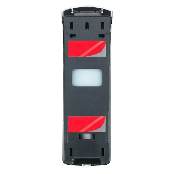 Wenko Seifenspender Ranera S - Kunststoff, Chrom, Füllmenge: 280 ml - Nahaufnahme eines automatischen Seifenspenders mit Klebestreifen zur Befestigung. Ideal für Badezimmer und Küchen.
