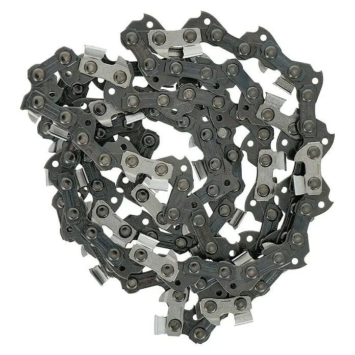 Oregon Sägekette Micro-Lite - Schnittlänge: 40 cm, Anzahl Treibglieder: 57 Stk., Nutbreite: 1,1 mm - Nahaufnahme einer verwickelten Kettensägnekette. Das Metall der Sägeblätter glänzt im Licht und hebt die komplexe Struktur hervor.