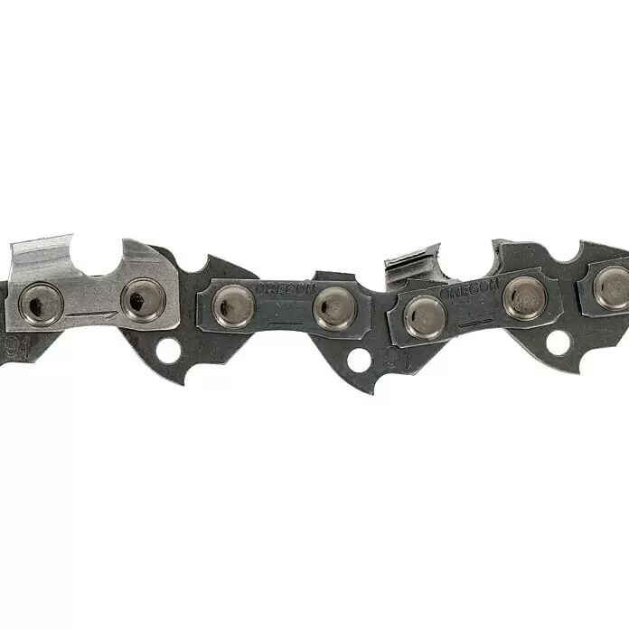 Oregon Sägekette - Schnittlänge: 35 cm, Anzahl Treibglieder: 53 Stk., Nutbreite: 1,3 mm - Nahaufnahme einer Metall-Kettensägenkette von Oregon mit scharfen Schneidezähnen und Führungsgliedern.