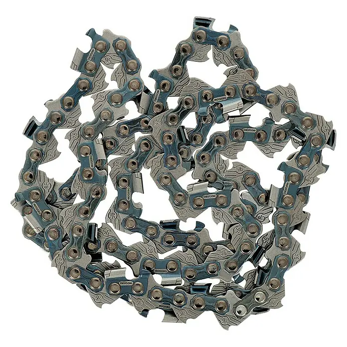 Oregon Sägekette Q95TXL066E - Schwertlänge: 40 cm, Anzahl Treibglieder: 66 Stk., Nutbreite: 1,3 mm - Nahaufnahme einer OREGON Sägekette, die Details der Glieder und Schneidezähne zeigt und für Holzarbeiten unerlässlich ist.