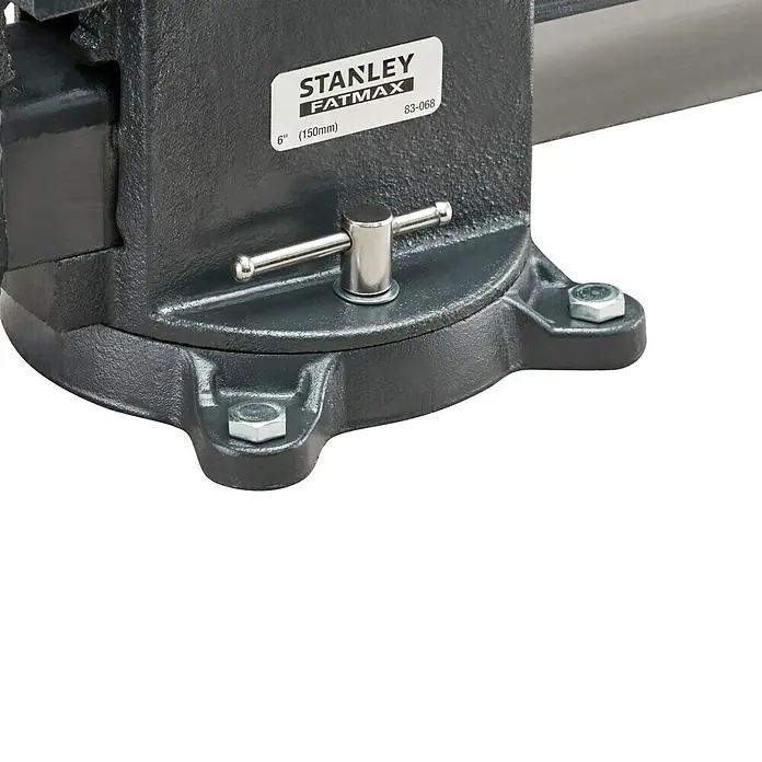 Stanley Schraubstock MaxSteel - Angeschraubt, Metall, Backenbreite: 150 mm - Nahaufnahme eines grauen Stanley FatMax Schraubstocks, der Robustheit und Präzision für Werkstattarbeiten verspricht.