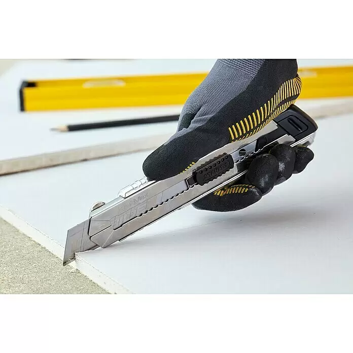 Stanley FatMax Cuttermesser Pro - 25 mm, Abbrechklinge - Anwendungsbeispiel