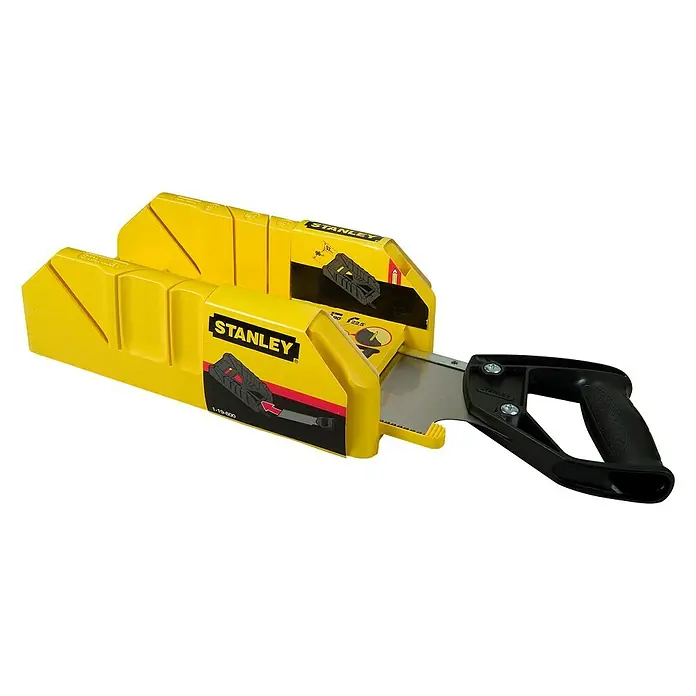 Stanley Gehrungsschneidladen-Set - Blattlänge: 355 mm, 350 x 143 x 95 mm - Eine gelbe Stanley Handsäge mit einer schwarzen Halterung und schwarzem Griff ist vor einem schwarzen Hintergrund abgebildet.