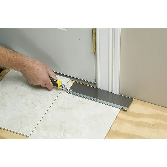 Stanley FatMax Feinsäge - Länge: 250 mm, Anzahl Zähne: 13 Stk. - Der FATMAX-Säge schneidet sauber unter einer Tür. Dieses Werkzeug ist ideal, um Fußböden einfach zu installieren.
