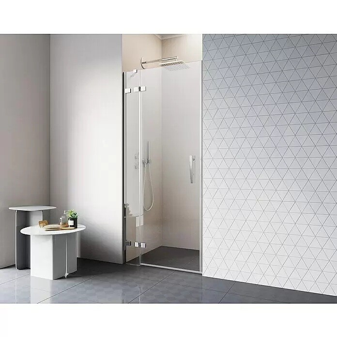 Camargue Air 2.0 Nischendusche C73L+C29 - 87 x 200 cm, Beschichtet, Chrom, 8 mm, DIN Anschlag: Links - Duschkabine aus Klarglas mit Chromarmaturen und modernem Duschkopf in einem modernen Badezimmer.