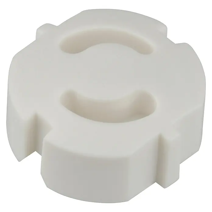 Voltomat Steckdosenschutz - Weiß, 5 Stk. - Nahaufnahme eines weißen Steckdosenschutzes, der Kinder vor Stromschlägen schützt, mit einem abgerundeten Design und Aussparungen für Stecker.