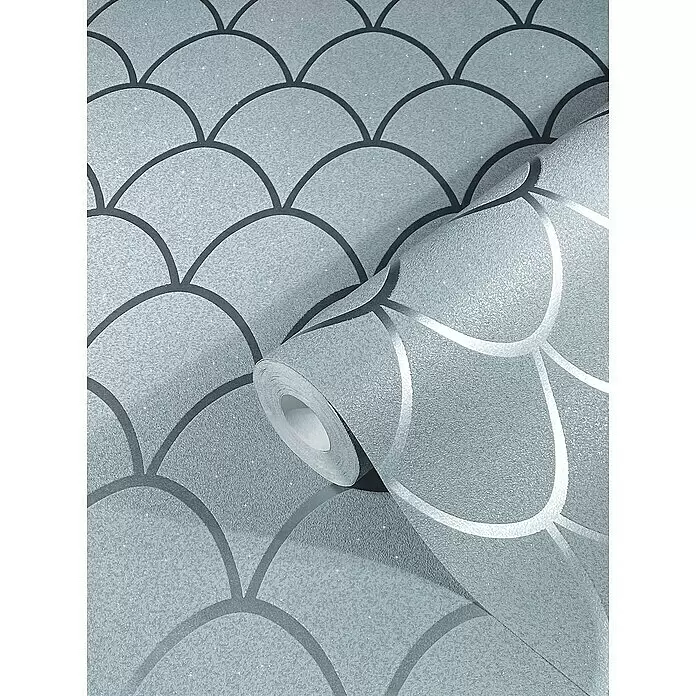 SCHÖNER WOHNEN-Kollektion New Spirit Vliestapete - Grün, Grafisch, 10,05 x 0,53 m - Glitzernde Meerjungfrauenschuppen-Tapetenrolle, teilweise ausgerollt, zeigt Textur und Muster.
