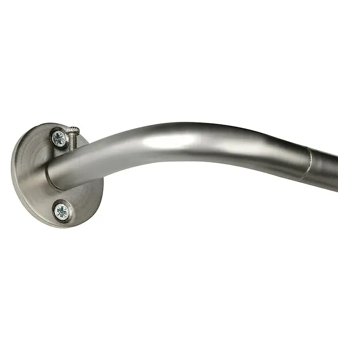 Stilgarnitur Day & Night - Länge Gardinenstange: 120 cm - 210 cm, Edelstahloptik - Nahaufnahme einer gebogenen, silberfarbenen Duschvorhangstange mit Befestigungsschrauben.