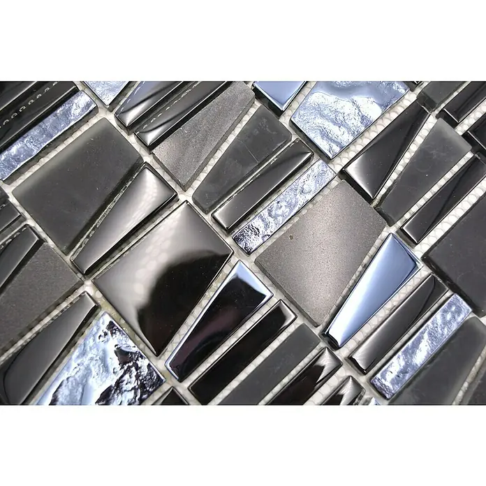 Mosaikfliese Leiter Mix XCM LA29 - 30 x 30 cm, Schwarz, Glänzend - Nahaufnahme eines Mosaiks aus verschiedenen Grautönen und Formen, ideal für moderne Wand- oder Bodendesigns mit elegantem Glanz.