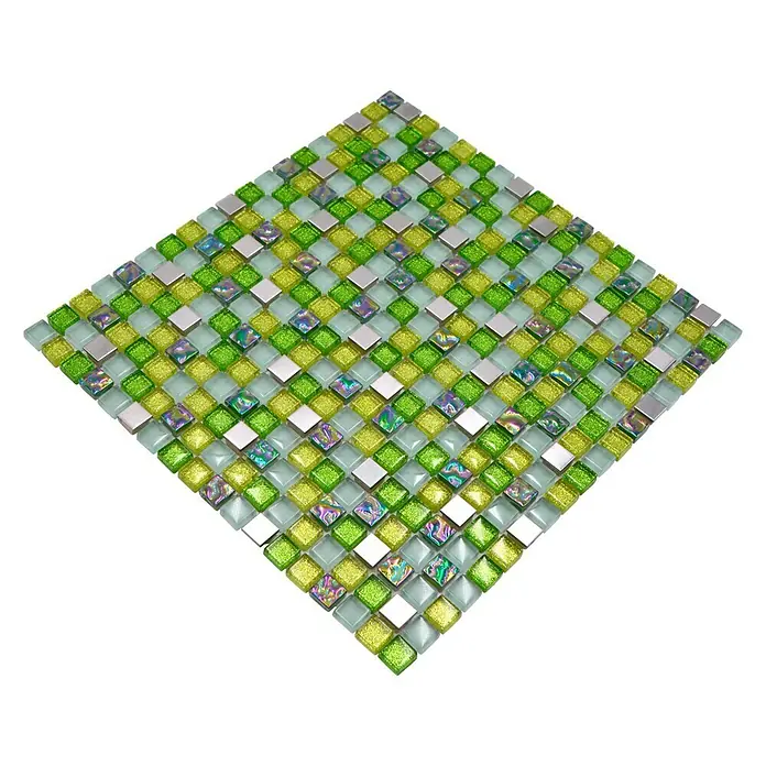 Mosaikfliese Quadrat Crystal Mix XCE 99 - 30,5 x 32,2 cm, Grün, Glänzend - Quadratische Glasmosaikfliese in Grün- und Gelbtönen mit irisierenden Akzenten, ideal für auffällige Wandgestaltungen.