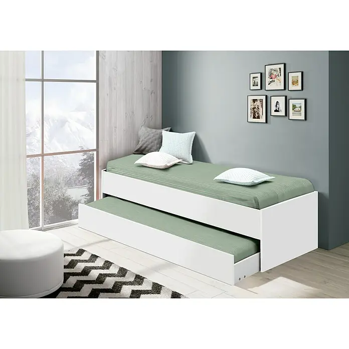 Muebles Pitarch Tibet Cama nido - L x An x Al: 97 x 202 x 54 cm, Blanco - Una cama nido blanca con colchones y almohadas verdes está en una habitación luminosa. La pared está decorada con fotos.
