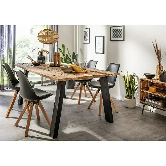 Pur Iternal Black Edition Tischbein Strong - 900 x 150 x 712 mm, Schwarz, U-Form, Passend für: Tischplatten Breite ≥ 100 cm, 2 Stk. - Ein Esstisch aus Holz mit schwarzen Metallbeinen und dazu passende schwarze Stühle mit Holzbeinen im modernen Esszimmer.