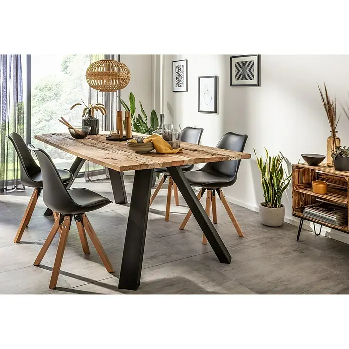Pur Iternal Black Edition Tischbein Strong - 900 x 520 x 712 mm, Schwarz, V-Form, Passend für: Tischplatten Breite ≥ 100 cm, 2 Stk. - Elegantes Esszimmer-Set mit einem Esstisch aus Altholz mit schwarzen Metallbeinen und schwarzen Polsterstühlen mit Holzbeinen.