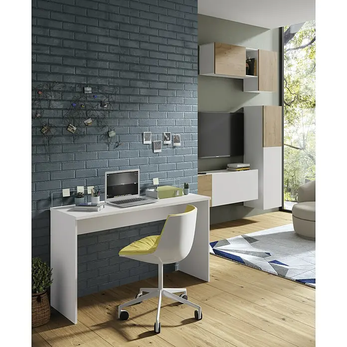 Muebles Pitarch Mesa de escritorio Haley - L x An x Al: 45 x 131,5 x 77 cm, Blanco - Un espacio de trabajo moderno con un escritorio blanco, una silla de oficina amarilla y una pared de ladrillo gris.