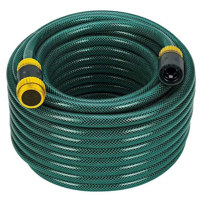 Neptun Gartenpumpe NGP-E 100 SET - 1.000 W, Max. Fördermenge: 4.600 l/h - Eine aufgerollte, grüne Gartenschlauch-Rolle mit gelbem und schwarzem Anschluss-Stücken auf schwarzem Hintergrund.