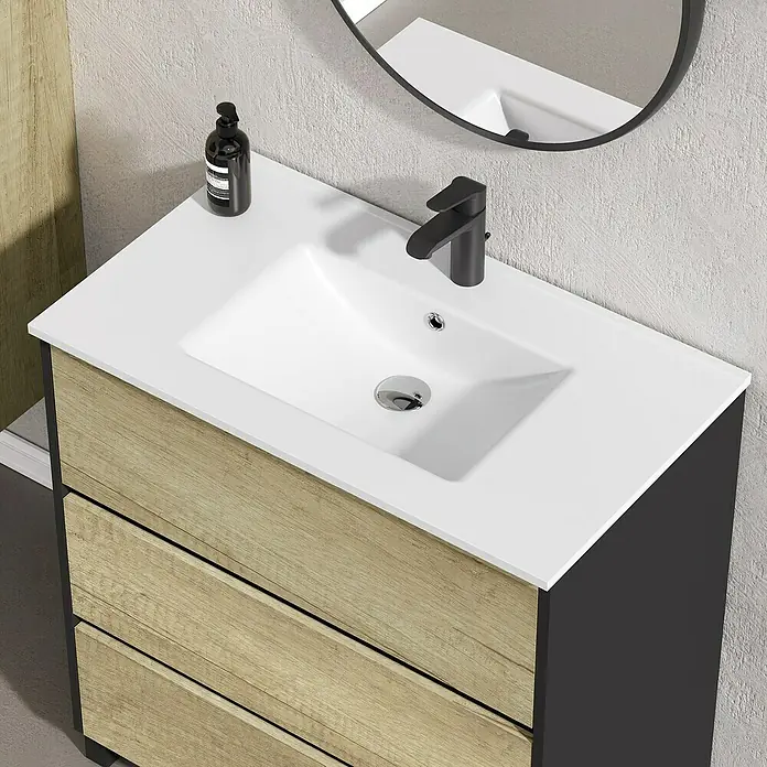 Artysan Conjunto de mueble de baño Africa - Ancho: 80 cm, 3 pzs., Nature, Mate - Un primer plano de un mueble de baño con lavabo y grifo. El mueble tiene cajones de madera clara y un elegante marco negro.