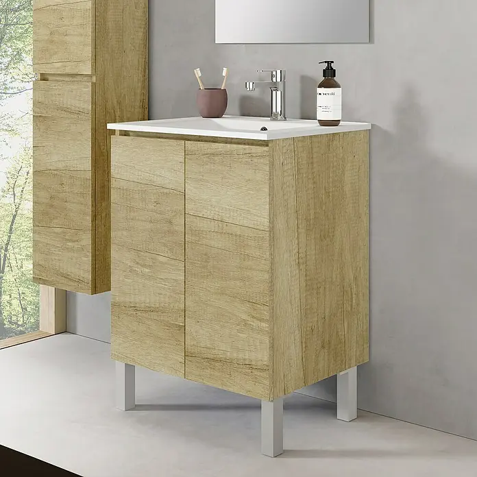 Artysan Conjunto de mueble de baño Versa - Ancho: 60 cm, 3 pzs., Nature, Mate - Juego de muebles de baño con mueble de lavabo con aspecto de madera y lavabo blanco, complementado con un armario alto y diseño minimalista.