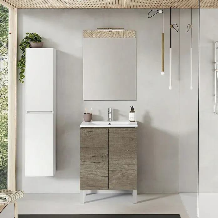 Artysan Conjunto de mueble de baño Versa - Ancho: 60 cm, 3 pzs., Nebraska, Mate - Un tocador de baño con lavabo, un mueble base con aspecto de madera y un espejo colgando encima.