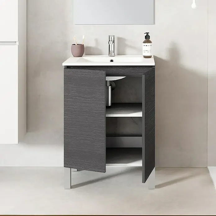Artysan Conjunto de mueble de baño Versa - Ancho: 60 cm, 3 pzs., Ceniza, Mate - Imagen de un moderno mueble de lavabo gris con una puerta abierta, que revela espacio de almacenamiento.