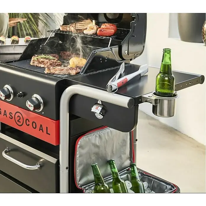 Char-Broil Flaschenhalter - Edelstahl - Gas2Coal Grill mit Seitenablage, Flaschenöffner, Getränkehalter und Kühlbox. Ideal für Grillabende mit Freunden und Familie.