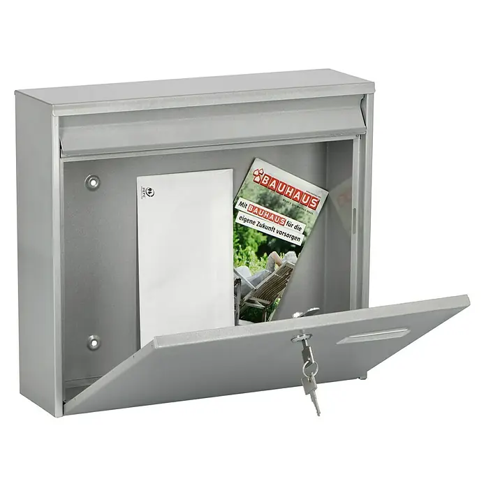 Portaferm Wandbriefkasten PF 44 - L x B x H: 10 x 36,2 x 32,2 cm, Silber, Stahl - Bild einer modernen, silberfarbenen Briefkastenanlage mit Prospekten darin, ideal für den Eingangsbereich. Sicher und stilvoll.
