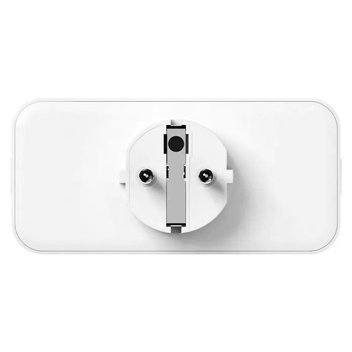 Muvit iO Enchufe inteligente WiFi con monitor de energía - Para interior, IP20, Blanco, 16 A, 1 ud. - Primer plano de un enchufe inteligente blanco diseñado para uso en enchufes europeos, lo que permite el control inteligente del hogar.