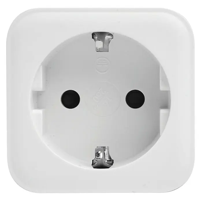 Muvit iO Enchufe inteligente con monitor de energía - Blanco, Plástico, Tipo de montaje: Instalar - Primer plano de un enchufe Schuko blanco, comúnmente usado en Europa, ofreciendo una vista clara de su diseño y características.