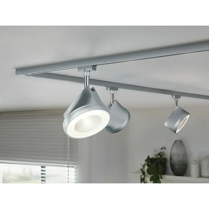 Paulmann URail Foco LED para riel Arena - L x An x Al: 7,8 x 12,3 x 19,1 cm, Cromo, 15 W - Un moderno foco de carril gris con tres luces, que ofrece una luz brillante y dirigida, ideal para interiores contemporáneos.