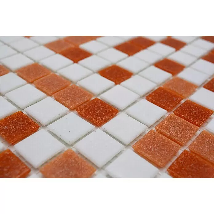 Mosaikfliese Quadrat Mix GM A 155 - 32,7 x 30,5 cm, Braun/Weiß, Matt - Weiße und orangefarbene quadratische Mosaikfliesen in diagonalem Muster mit mattierter Glasoptik.