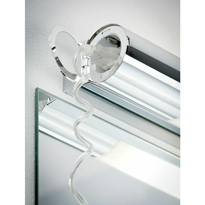 Paulmann LED-Spiegelleuchte Orgon - L x B x H: 8,2 x 44 x 6 cm - Nahaufnahme einer modernen, verchromten Badezimmerleuchte mit einem spiralförmigen Kabel, die unter einem Spiegel montiert ist.