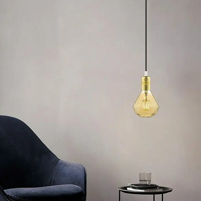 Home Sweet Home Lampenfassung Shine - E27, Farbe: Gold, Metall, Ø x H: 3,8 x 5,9 cm - Nahaufnahme einer trendigen goldfarbenen Glühbirne mit einzigartigem geometrischem Design, die Eleganz und modernes Flair vereint.
