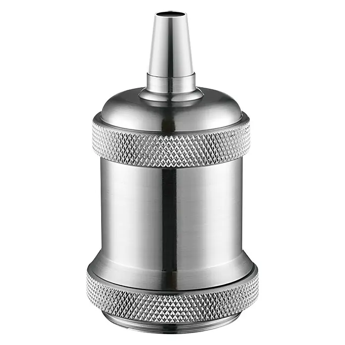 Home Sweet Home Lampenfassung Perle - E27, Farbe: Stahl, Metall - Nahaufnahme einer Lampenfassung aus gebürstetem Metall mit gerändelten Akzenten auf schwarzem Hintergrund.