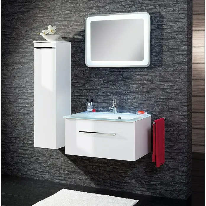 Camargue Stella LED-Lichtspiegel - 80 x 60 cm, Mit abgerundeten Kanten - Das moderne Badezimmer-Set mit beleuchtetem Spiegel, Waschbeckenunterschrank und Hochschrank in Weiß bietet stilvollen Stauraum.