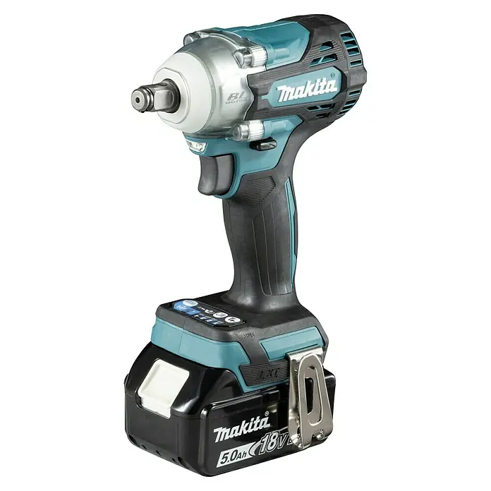 Makita LXT 18V Akku-Schlagschrauber DTW300RTJ - 18 V, 2 Akkus, 5 Ah, 330 Nm, Max. Schlagzahl: 4.000 /min - Nahaufnahme eines Makita Akku-Schlagschraubers, ideal für schwere Schraubarbeiten mit hoher Leistung und kabelloser Flexibilität.