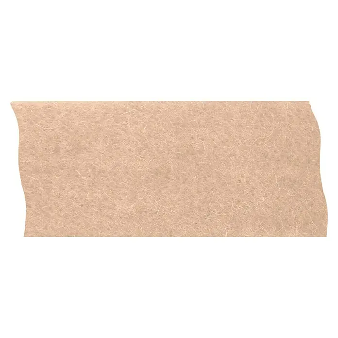 Bastelband Filz - Pfirsich, 250 cm - Ein Stück beiges Klebeband mit einer faserigen Textur ist auf einem schwarzen Hintergrund dargestellt. Das Klebeband ist an den Enden uneben abgerissen.