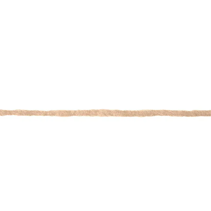 Bastelband Filz Kordel - Pfirsich, 250 cm - Nahaufnahme eines beigen Makramee-Garnstrangs, ideal für Handarbeiten und zur Herstellung von dekorativen Wandbehängen und DIY-Projekten.