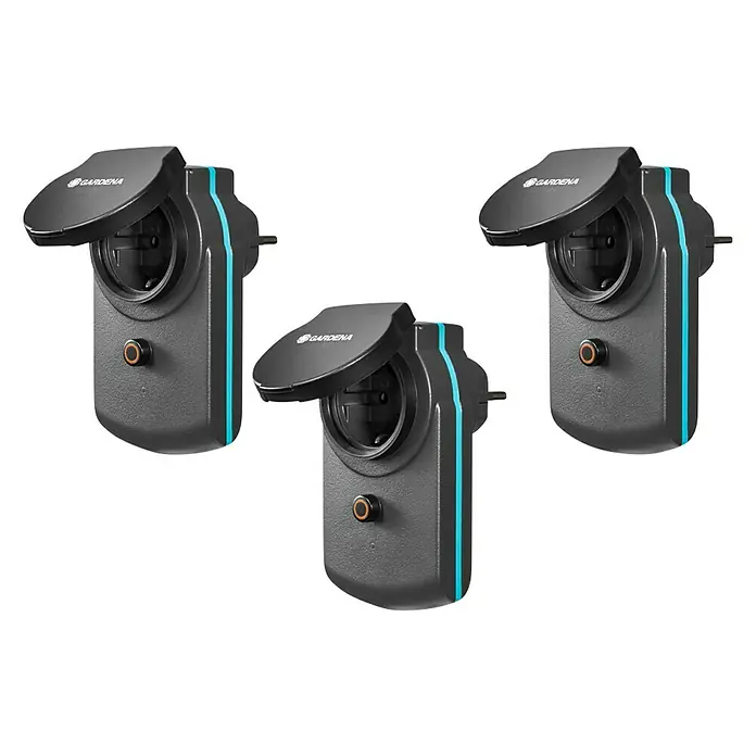 Gardena Smart system Stecker Smart Power - Passend für: Gardena Smart System - Drei Gardena Stromverteiler mit geöffnetem Deckel, für den Einsatz im Garten, um Geräte mit Strom zu versorgen.