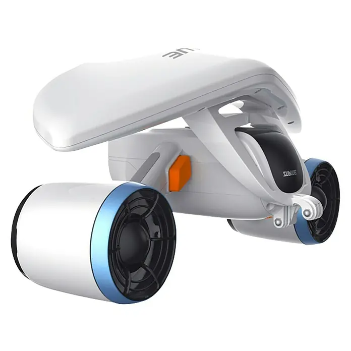 Sublue Tauchscooter White Shark - L x B x H: 465 x 230 x 230 mm - Das Bild zeigt einen Sublue WhiteShark Mix Unterwasserscooter mit doppelten Propellern und einem weißen Gehäuse.