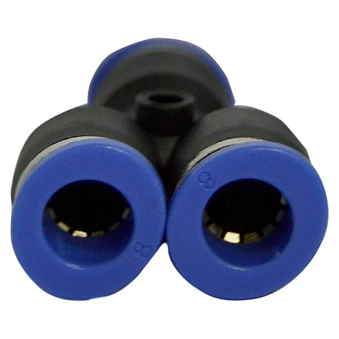 MPC Conector en Y - Diámetro boquilla: 8 mm, 5 ud. - Una imagen cercana de un conector neumático en forma de Y con elementos azules y negros sobre un fondo negro.