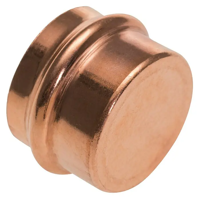 Kupfer-Presskappe CU - Durchmesser: 28 mm - Nahaufnahme einer glänzenden Kupferrohrkappe mit dekorativer Rille.