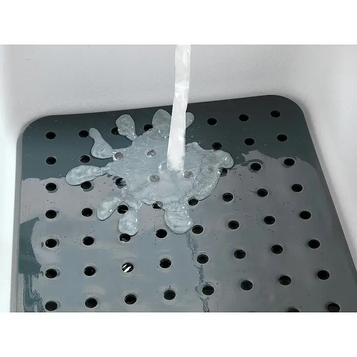 Wenko Spülbeckeneinlage - B x L: 31 x 27,5 cm, Grau - Abtropfmatte aus Silikon im Spülbecken unter fließendem Wasser, ideal zum Trocknen von Geschirr und Küchenutensilien.