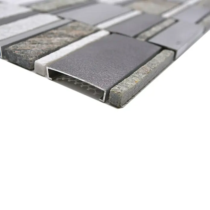 Mosaikfliese Mix XSA 505 - 29,8 x 29,4 cm, Silber, Matt - Nahaufnahme einer stilvollen Wandfliese mit Stein- und Metallelementen, perfekt für moderne Innenräume.