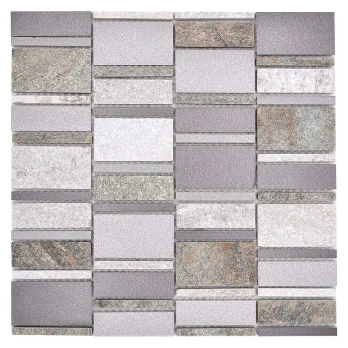 Mosaikfliese Mix XSA 505 - 29,8 x 29,4 cm, Silber, Matt - Nahaufnahme eines Mosaikfliesenmusters mit verschiedenen Texturen und Grautönen. Perfekt für moderne Bad- oder Küchengestaltungen.