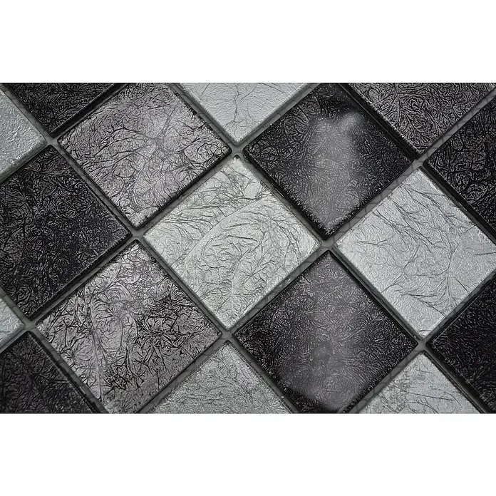 Mosaikfliese Quadrat Crystal Mix CM 4BS23 - 30 x 30 cm, Schwarz/Silber, Glänzend - Nahaufnahme von quadratischen schwarzen und silbernen Mosaikfliesen mit einem strukturierten, marmorähnlichen Design für eine elegante Wandgestaltung.