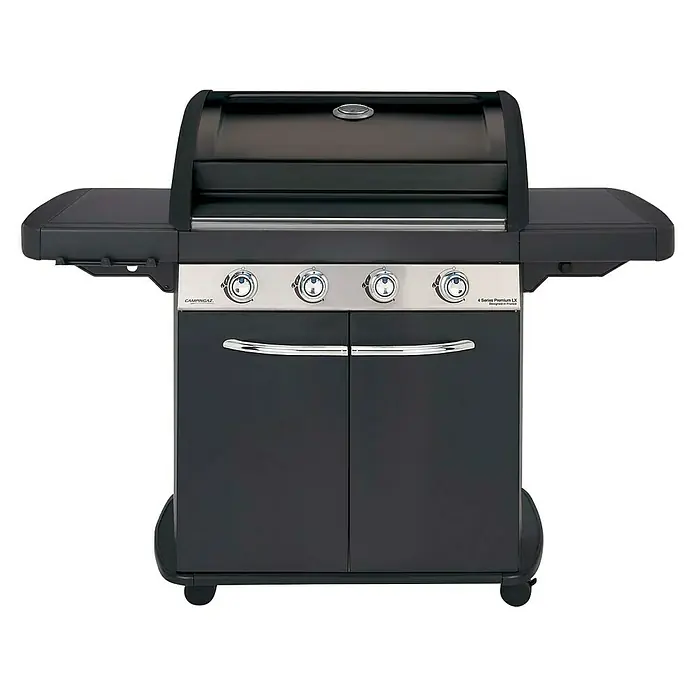 Campingaz Gasgrill 4 Series Premium LX - Grillfläche (B x T): 78 x 45 cm, 12,8 kW, Anzahl Brenner: 4 - Das Bild zeigt einen schwarzen Gasgrill mit vier Brennern, Seitentischen und einem geschlossenen Unterschrank für die Gasflasche.