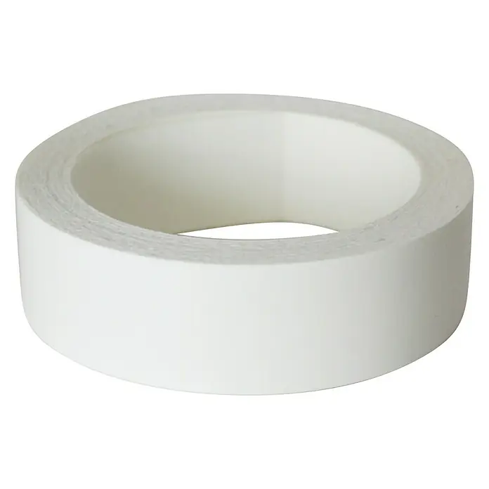 Kantoflex Umleimer - Weiß, 5 m x 22 mm - Nahaufnahme einer Rolle weißen Klebebands. Ideal für Büro, Handwerk & Verpackung. Vielseitig & unverzichtbar für diverse Anwendungen.
