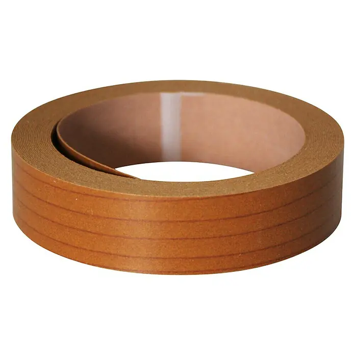 Kantoflex Umleimer - Kirsche Edel, 5 m x 19 mm - Nahaufnahme einer Rolle braunen Furnierkantenbandes, die die Textur und die gewickelte Form des Produkts zeigt.