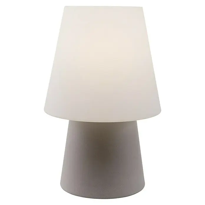 8 Seasons Design No. 1 LED-Dekoleuchte - 6 W, Sand, L x B x H: 39 x 39 x 60 cm - Nahaufnahme einer stilvollen Tischlampe mit einem cremefarbenen Schirm und einem grauen, konischen Sockel auf schwarzem Hintergrund.